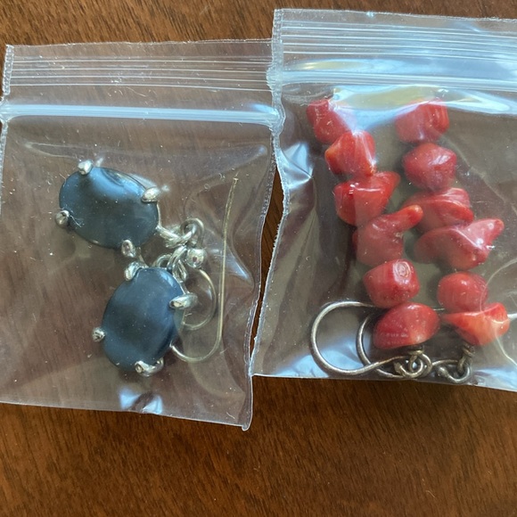 Bundle of 12 sets of pierced earrings. Something to please everyone! - Picture 2 of 7